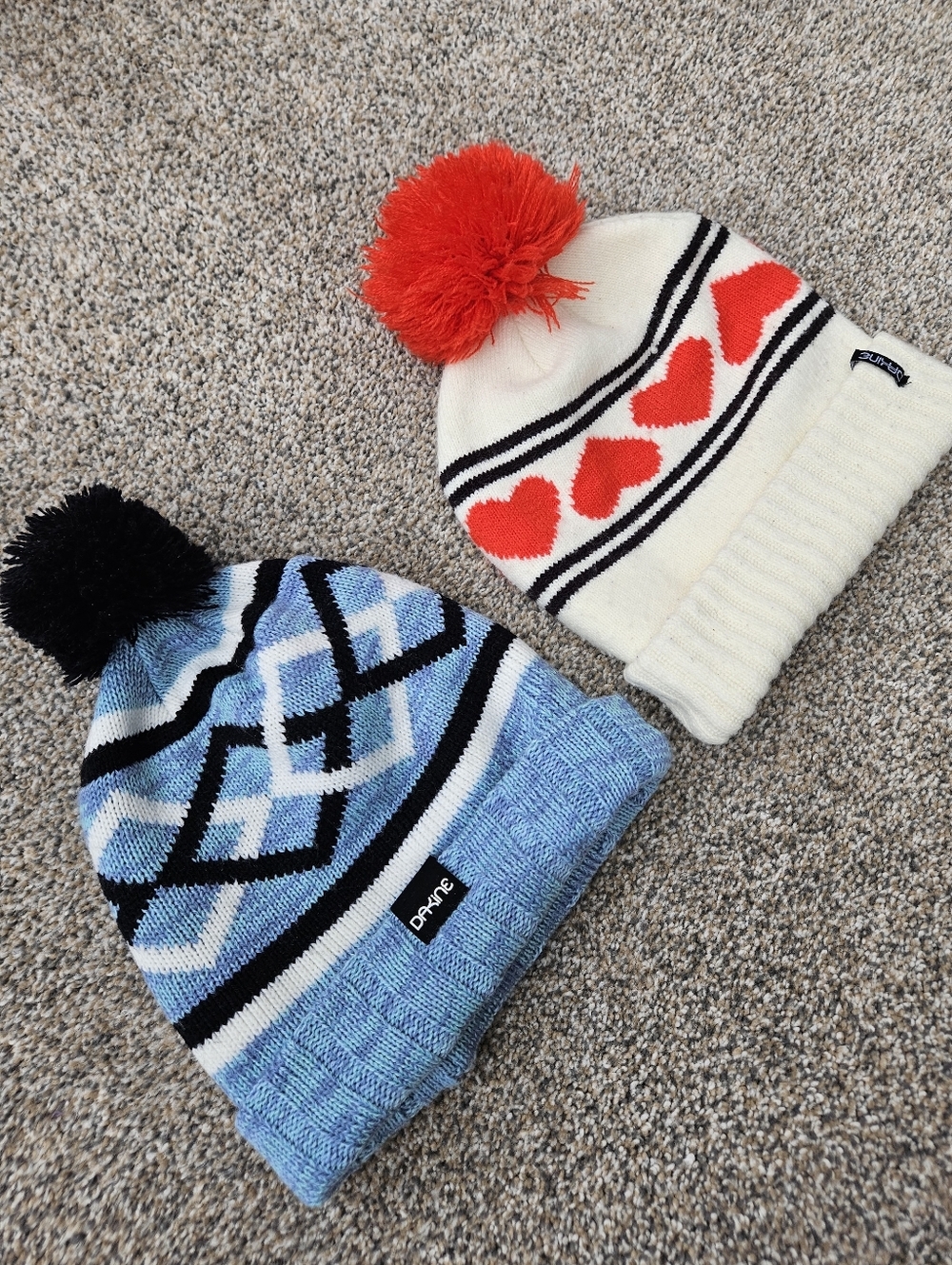 Dakine Women's Pom Beanies Heart Knit Blue Argyle Snowboard Winter Ski Hat Cap